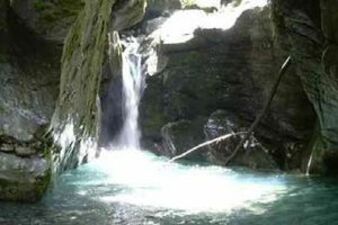 Bild mit Wasserfall