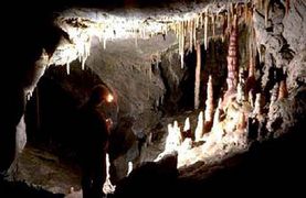 Bild mit Grotte im Hölloch